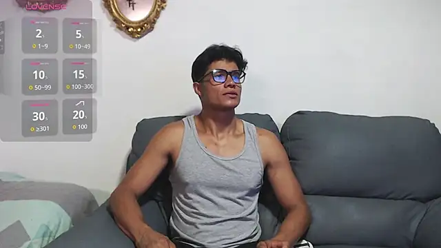 Snapshot of Christian_Musclet4 chatting on 10-22-25, 02:06 Christian Musclet4 online show from 10-22-25, 02:06