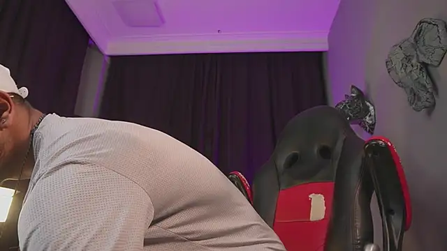 Colstorw  online show from 12-23-25, 10:02