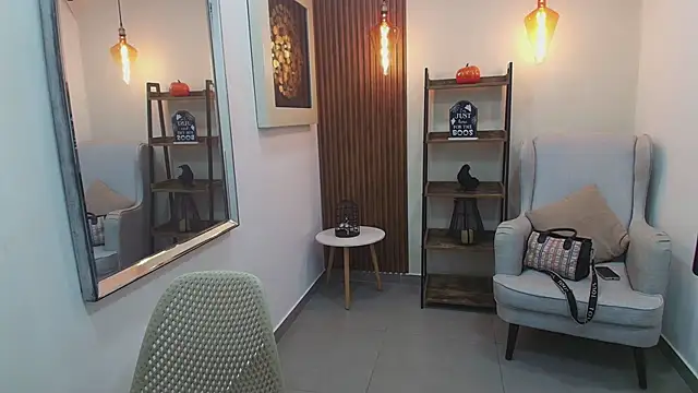 Coral Lise online show from 10-25-25, 11:07