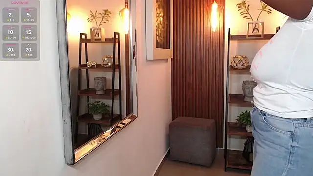 Coral Lise online show from 12-19-25, 11:17