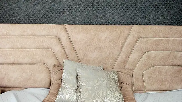 Snapshot of alice_foxred chatting on 03-17-25, 03:40 alice foxred online show from 03-17-25, 03:40