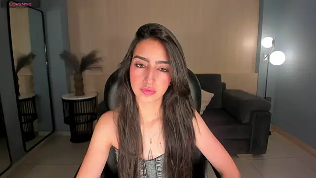 Snapshot of LarisaSmirnov chatting on 09-17-25, 04:25 LarisaSmirnov online show from 09-17-25, 04:25