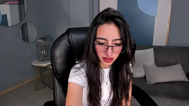 Snapshot of LarisaSmirnov chatting on 09-29-25, 01:11 LarisaSmirnov online show from 09-29-25, 01:11