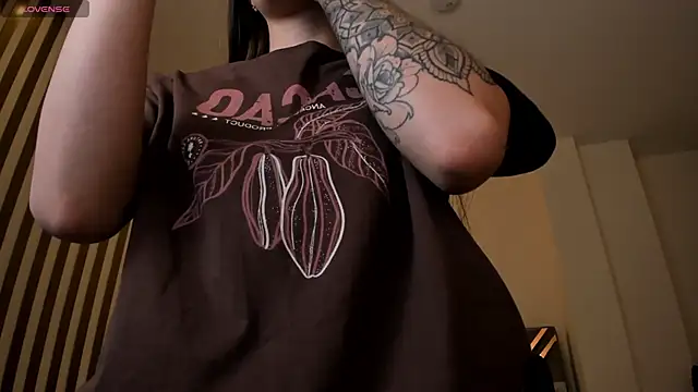 Snapshot of MaiaCollins chatting on 09-08-25, 05:56 MaiaCollins online show from 09-08-25, 05:56