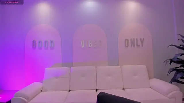 Snapshot of MaiaCollins chatting on 09-25-25, 05:38 MaiaCollins online show from 09-25-25, 05:38