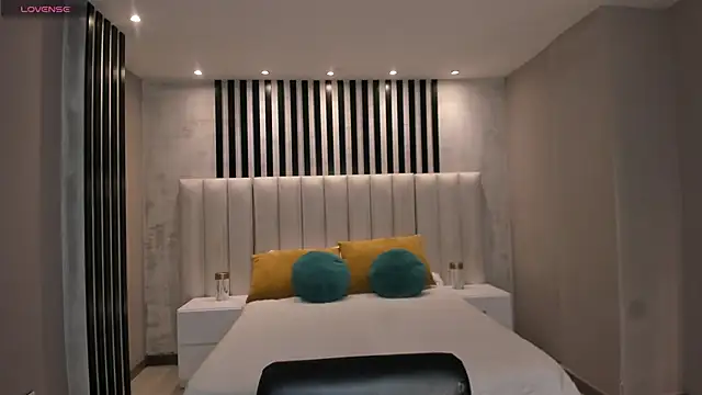 Snapshot of MaiaCollins chatting on 11-28-25, 06:32 MaiaCollins online show from 11-28-25, 06:32