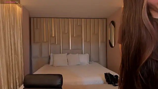 Snapshot of MaiaCollins chatting on 12-04-25, 06:49 MaiaCollins online show from 12-04-25, 06:49