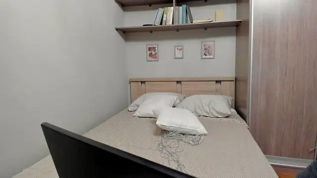 Snapshot of TayaGoth_ chatting on 03-17-25, 06:00 TayaGoth  online show from 03-17-25, 06:00