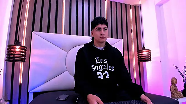 Jhojan twink online show from 10-22-25, 12:05