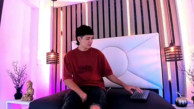 Jhojan twink online show from 10-31-25, 12:17