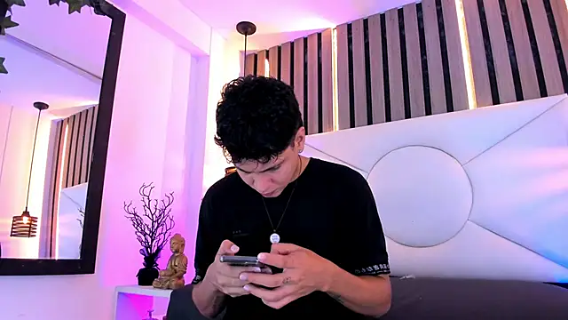 Jhojan twink online show from 11-04-25, 07:13