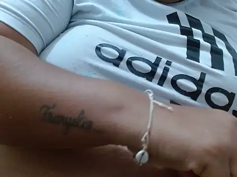 Lanegracalientexx online show from 10-19-25, 11:00