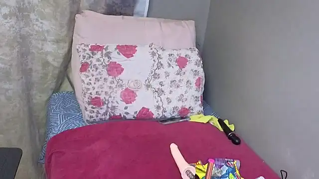 spicybootie online show from 11-18-25, 05:12