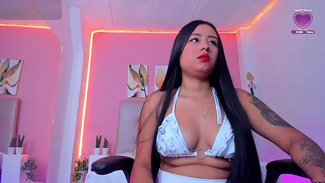 Snapshot of Molly_h0t chatting on 10-25-25, 01:07 Molly h0t online show from 10-25-25, 01:07