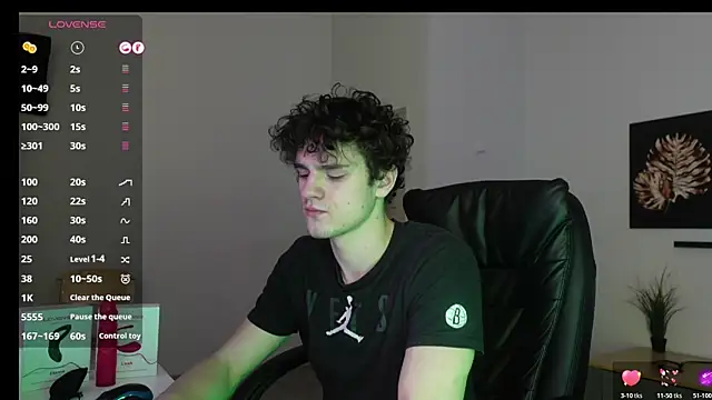 Snapshot of Brad_Holloway chatting on 01-07-26, 01:57 Brad Holloway online show from 01-07-26, 01:57