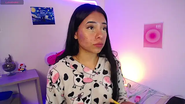 Emilybutterfly1 online show from 09-27-25, 08:52