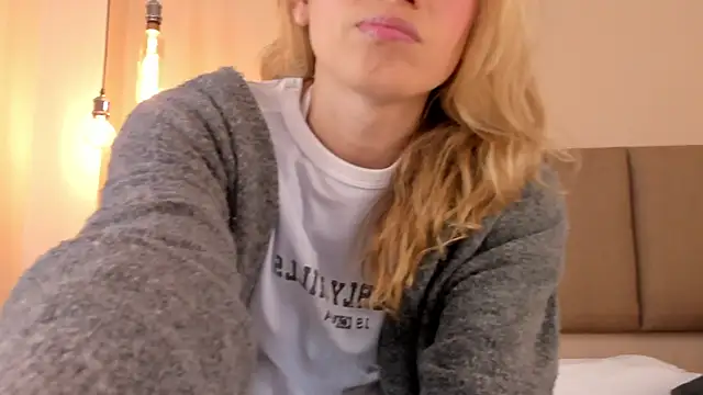 honeygray02 online show from 12-04-25, 03:27