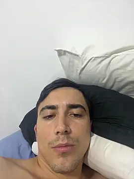 pareja curiosa19 online show from 12-16-25, 01:32