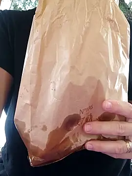 Snapshot of emiliemilf chatting on 10-21-25, 05:35 emiliemilf online show from 10-21-25, 05:35