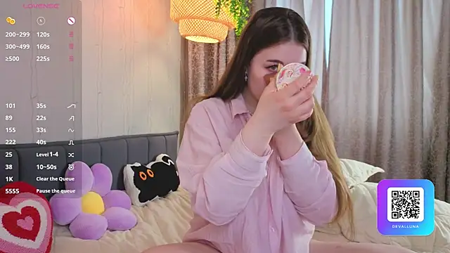 ConstanceHelms online show from 04-12-26, 05:23