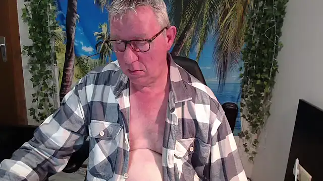 JamesBauer online show from 12-18-25, 04:51