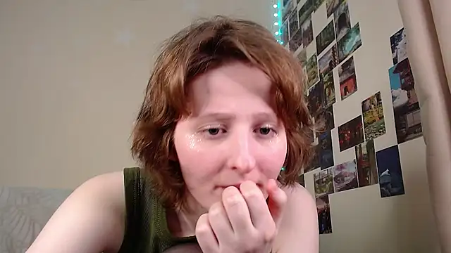 Snapshot of c0ralynx chatting on 03-18-25, 09:52 c0ralynx online show from 03-18-25, 09:52