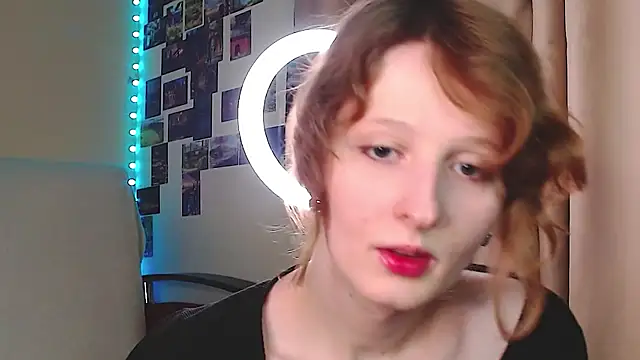 Snapshot of c0ralynx chatting on 09-18-25, 08:00 c0ralynx online show from 09-18-25, 08:00