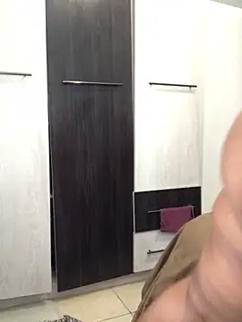 Snapshot of Elonelo chatting on 09-10-25, 06:02 Elonelo online show from 09-10-25, 06:02