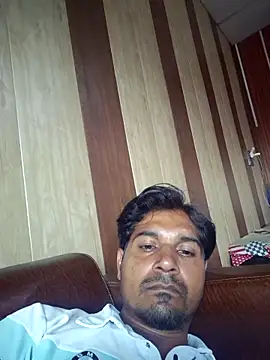 Snapshot of johnny8731 chatting on 09-28-25, 09:25 johnny8731 online show from 09-28-25, 09:25