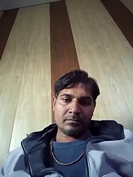 Snapshot of johnny8731 chatting on 11-30-25, 11:03 johnny8731 online show from 11-30-25, 11:03