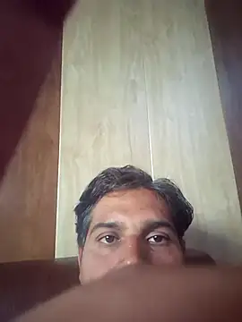 Snapshot of johnny8731 chatting on 12-14-25, 09:47 johnny8731 online show from 12-14-25, 09:47