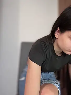 Snapshot of EvieSexy chatting on 03-20-25, 10:54 EvieSexy online show from 03-20-25, 10:54