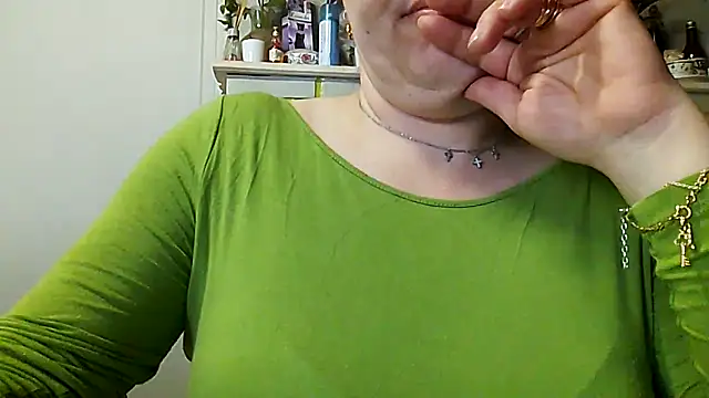 Snapshot of mimi19820 chatting on 03-17-25, 08:18 mimi19820 online show from 03-17-25, 08:18