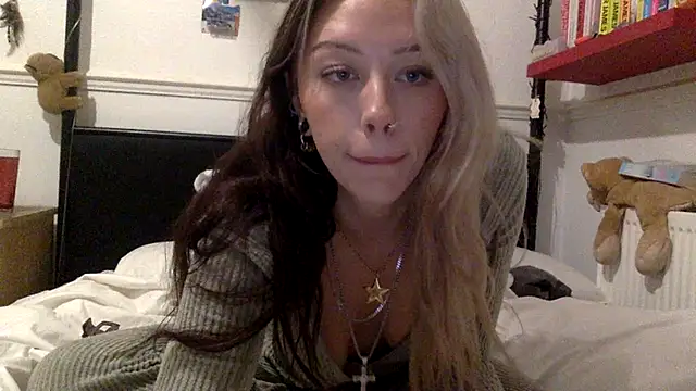 Snapshot of baddieinabenz chatting on 10-14-25, 10:43 baddieinabenz online show from 10-14-25, 10:43