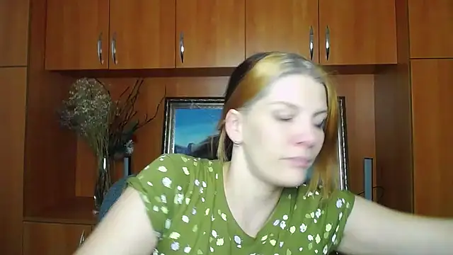 Snapshot of VanessaRey_ chatting on 02-18-26, 05:47 VanessaRey online show from 02-18-26, 05:47