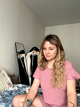 mollygirll online show from 10-03-25, 09:17