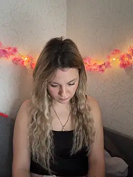 mollygirll online show from 10-13-25, 09:42