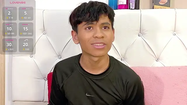 Snapshot of Ethan_Westt chatting on 11-27-25, 10:23 Ethan Westt online show from 11-27-25, 10:23