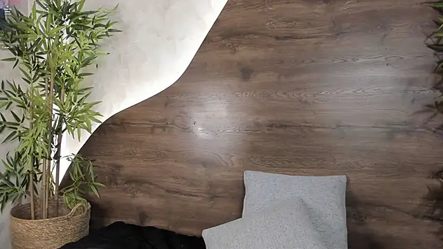 mia lacy  online show from 11-20-25, 07:46