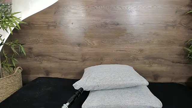 mia lacy  online show from 11-22-25, 07:35