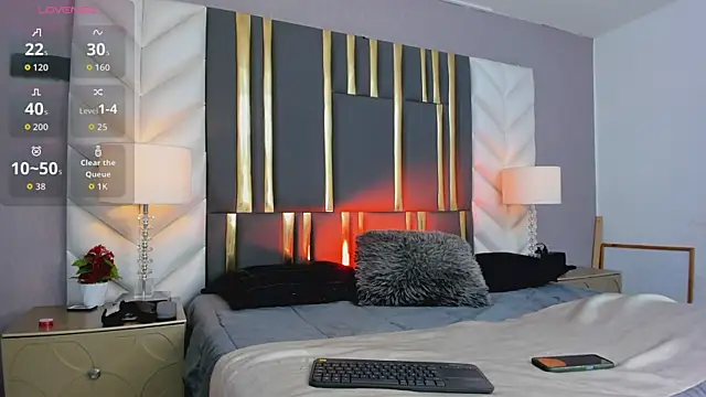 Snapshot of SaraJonness chatting on 09-23-25, 12:52 SaraJonness online show from 09-23-25, 12:52