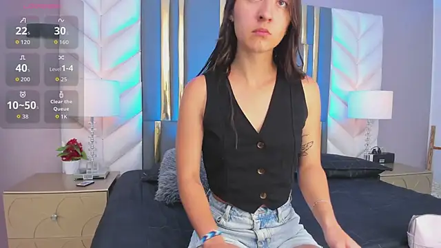 Snapshot of SaraJonness chatting on 10-08-25, 12:47 SaraJonness online show from 10-08-25, 12:47