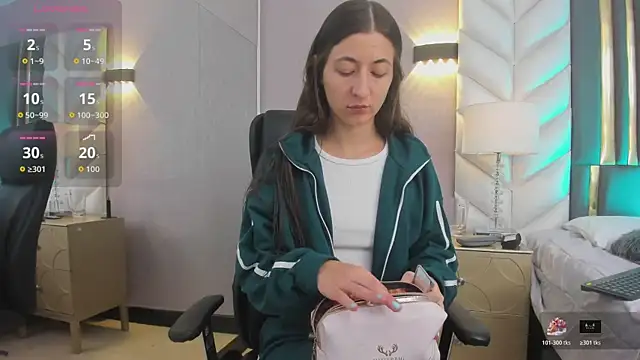 Snapshot of SaraJonness chatting on 11-21-25, 01:10 SaraJonness online show from 11-21-25, 01:10