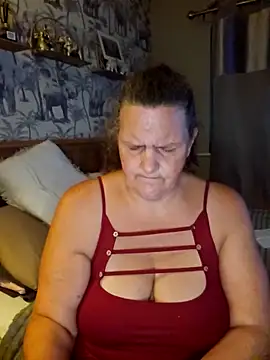 MissQueenBeex online show from 09-08-25, 07:13