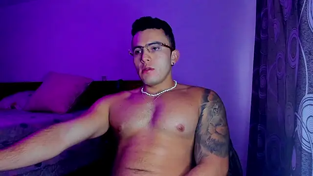 Snapshot of LucasJewely chatting on 03-19-25, 11:50 LucasJewely online show from 03-19-25, 11:50