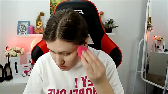 Lucky Lana online show from 11-21-25, 02:43