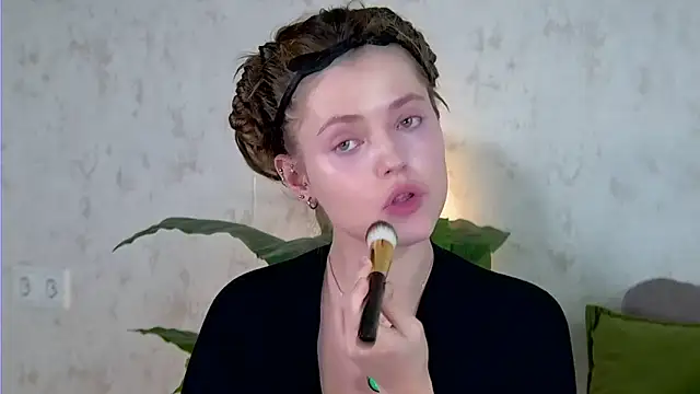 AshleyD  online show from 09-28-25, 03:01