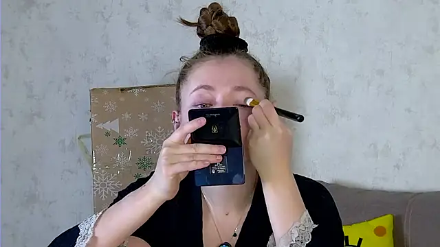 AshleyD  online show from 12-21-25, 12:07