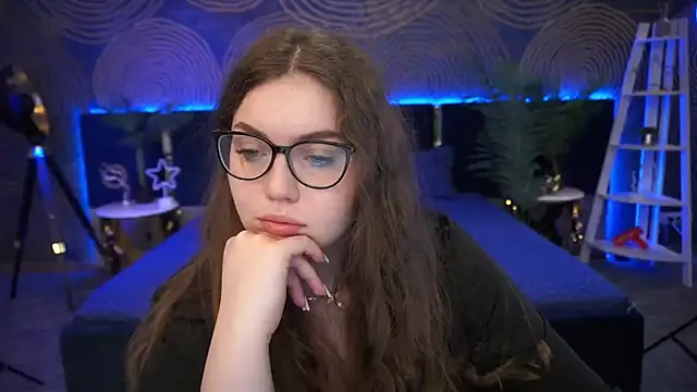 LuxSopphia online show from 09-27-25, 05:45