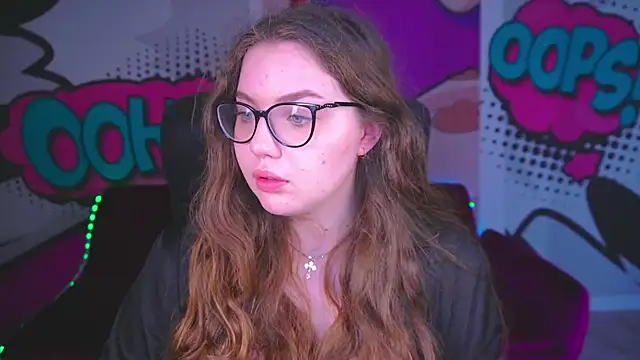 LuxSopphia online show from 09-28-25, 05:46